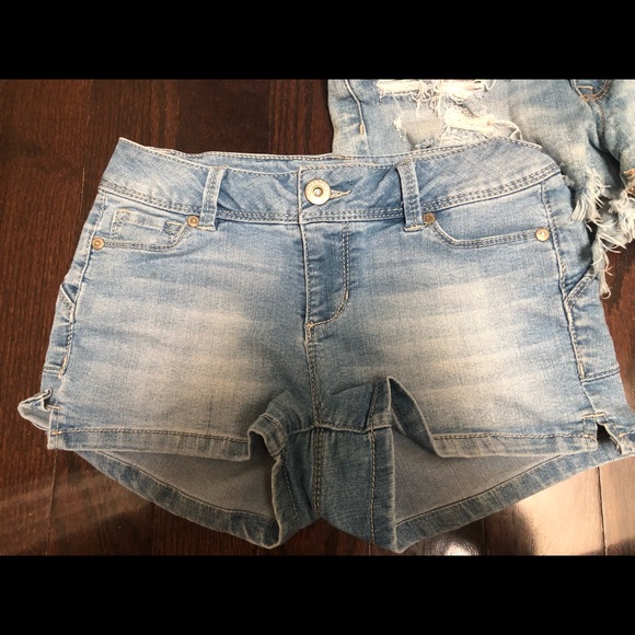 (URGENT) 3 DENIM SHORTS SIZE 0, AS GOOD AS NEW - Picture 2 of 12